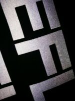 LOGA Druck in reflektierendem Silber